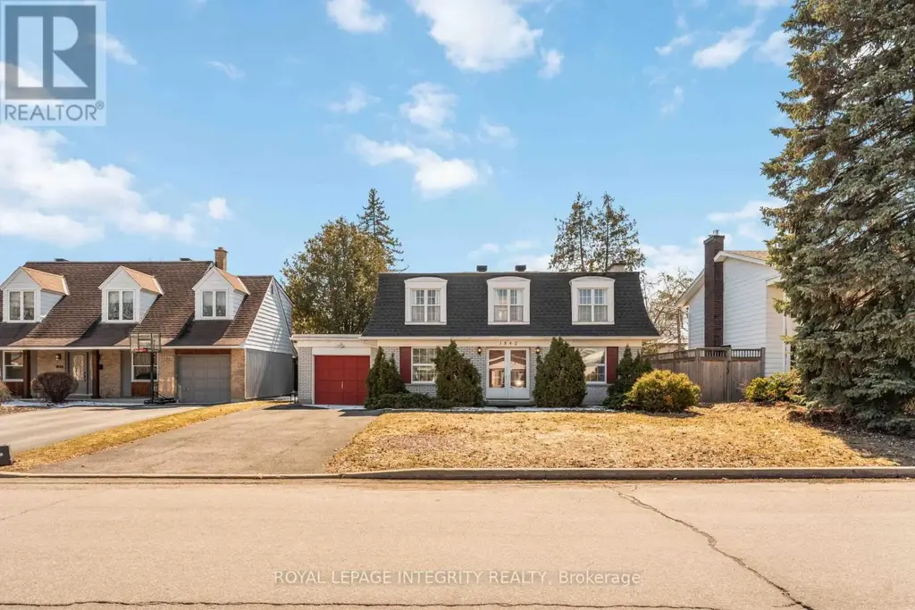 1842 Playfair Drive, Ottawa